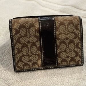 Coach Tan Signature Wallet-VINTAGE—like new!